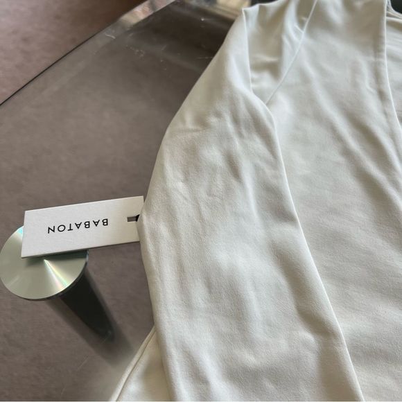 aritzia contour v neck long sleeve - Picture 5 of 6